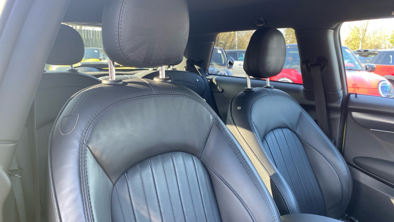 MINI Hatchback 2.0 Cooper S Exclusive 3dr Auto Petrol Hatchback